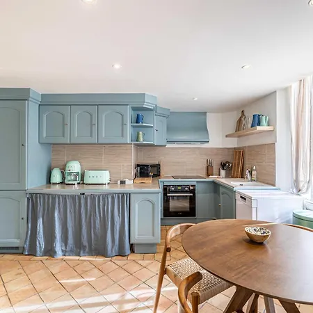 Charming Heart Of Suquet Neighborhood Apartment
